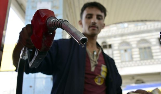 اليمن يبدء بخفض أسعار الوقود اعتبارا من الخميس