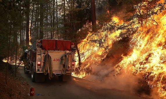 حريق كاليفورنيا الأمريكية يهدد بتدمير 2000 منزل