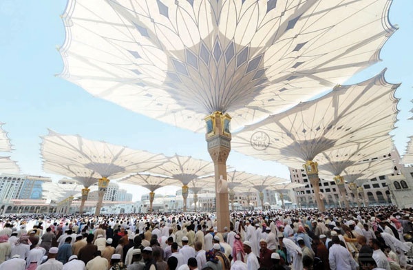 أكثر من نصف مليون مصل يؤدون صلاة الجمعة في المسجد النبوي