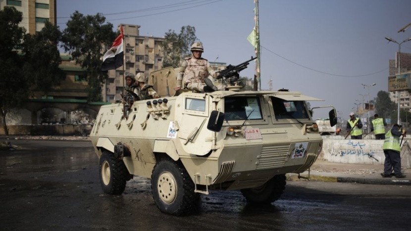 الجيش المصري: مقتل 6 أفراد جراء تحطم طائرة عسكرية في الفيوم
