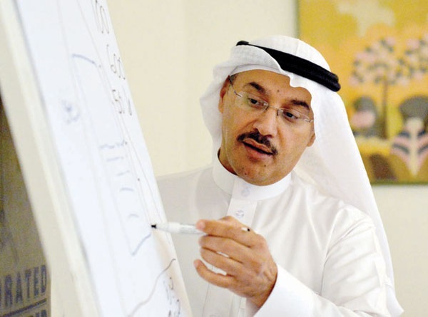 الجاسر يدشن برنامج «مستقبل البلاد» ويؤكد: الخبرة أهم من الخدمة