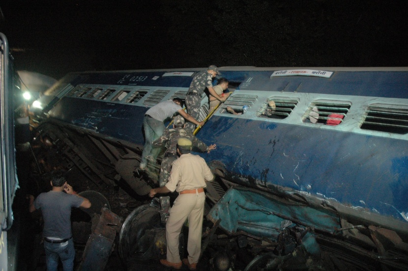 مقتل 14 شخصا إثر اصطدام قطارين في الهند