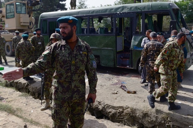 3 قتلى في عملية انتحارية ضد حافلة عسكرية في كابول