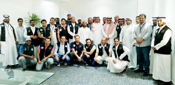 الرئيس التنفيذي للعمليات في «موبايلي» يتفقد مواقع  الشركة في المشاعر ويعايد الموظفين