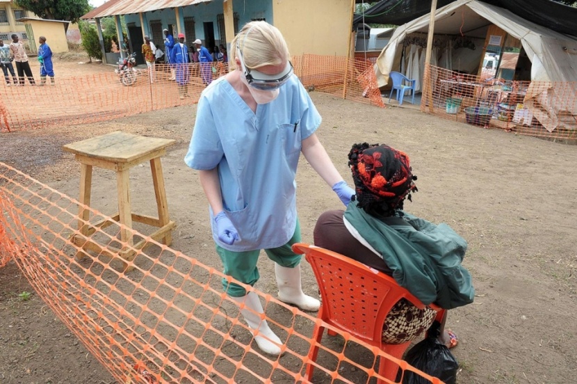 حصيلة إيبولا تتجاوز 10 الاف حالة