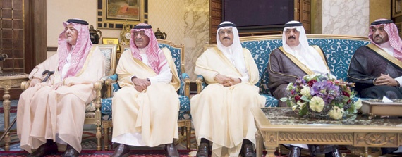ولي العهد يبحث المستجدات الإقليمية والدولية مع الرئيس الأفغاني