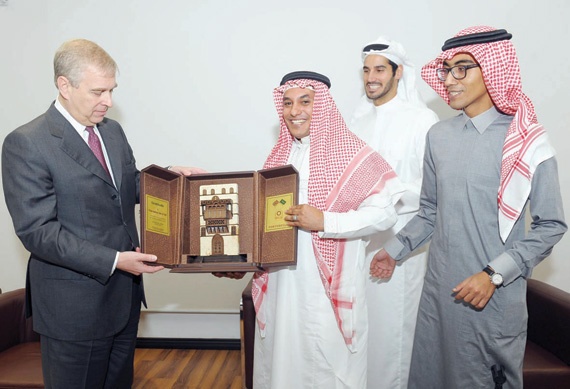 الأمير أندرو دوق يورك يشيد ببرامج باب رزق جميل