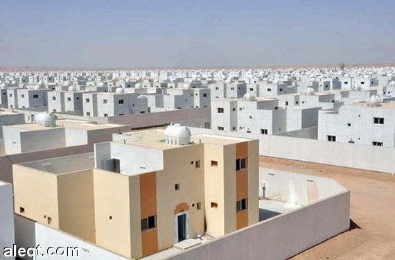 وزير الإسكان: توزيع 900 وحدة سكنية في تبوك قريبا