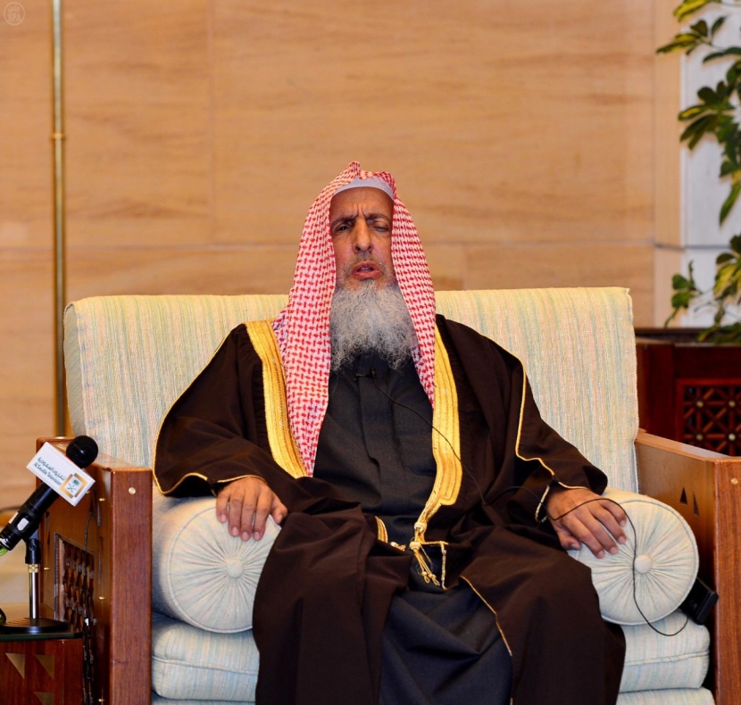 أمير الرياض يكرّم الأمير خالد بن بندر