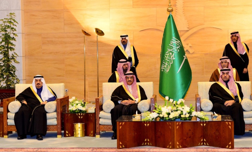 أمير الرياض يكرّم الأمير خالد بن بندر