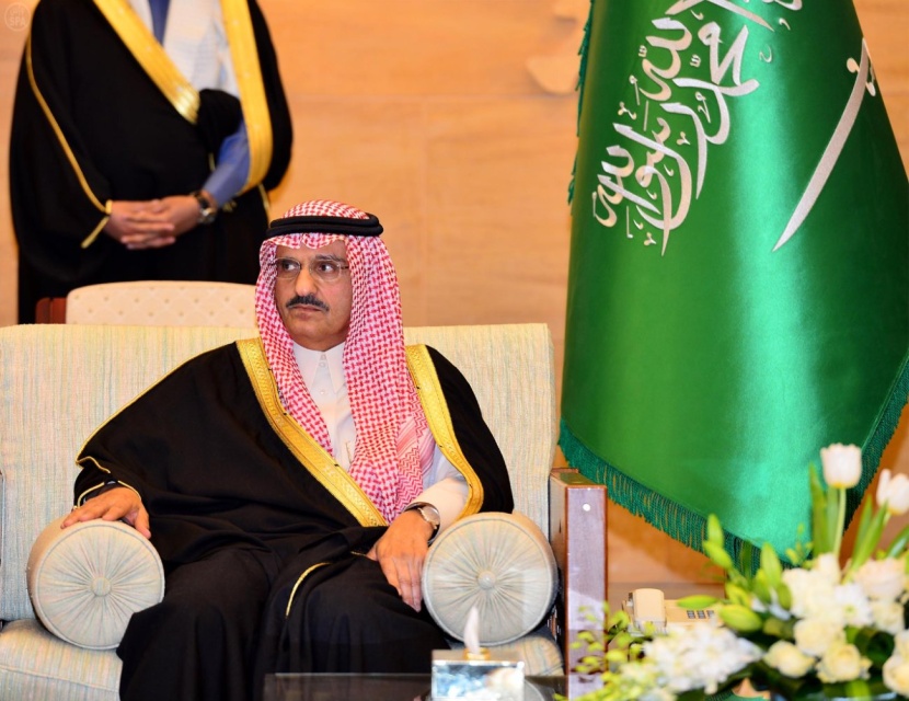 أمير الرياض يكرّم الأمير خالد بن بندر