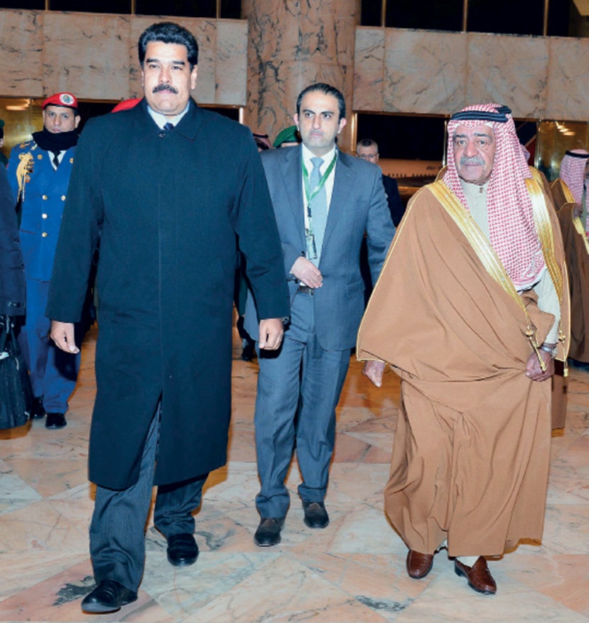 رئيس فنزويلا يصل الرياض .. والأمير مقرن يستقبله في المطار