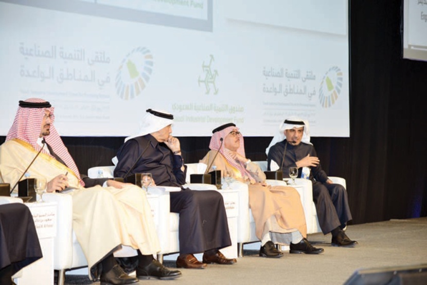 معادن: نعمل على رفع المعايير التنموية لقطاع التعدين.. وبناء الإنسان هدفنا الأول