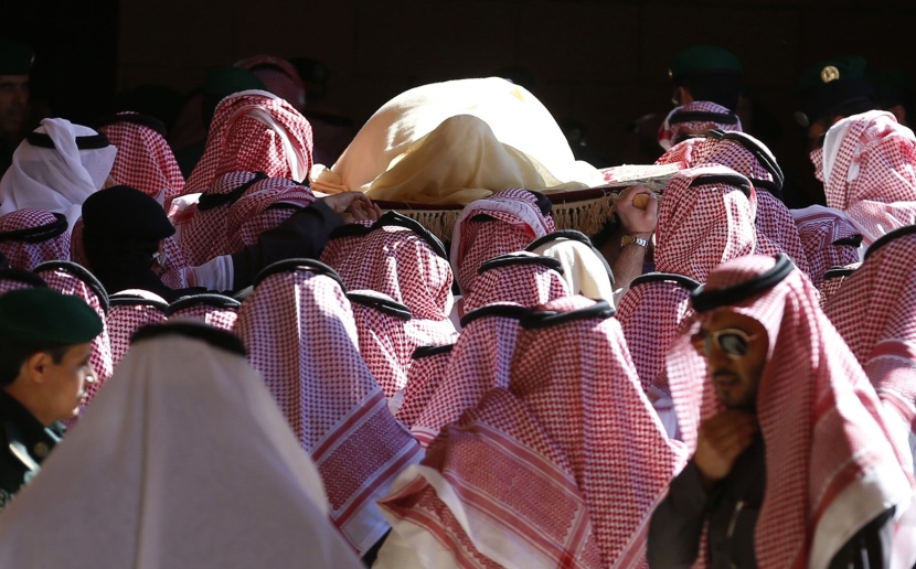 السعودية تواري خادم الحرمين الشريفين الملك عبدالله بن عبد العزيز الثرى في مقبرة العود