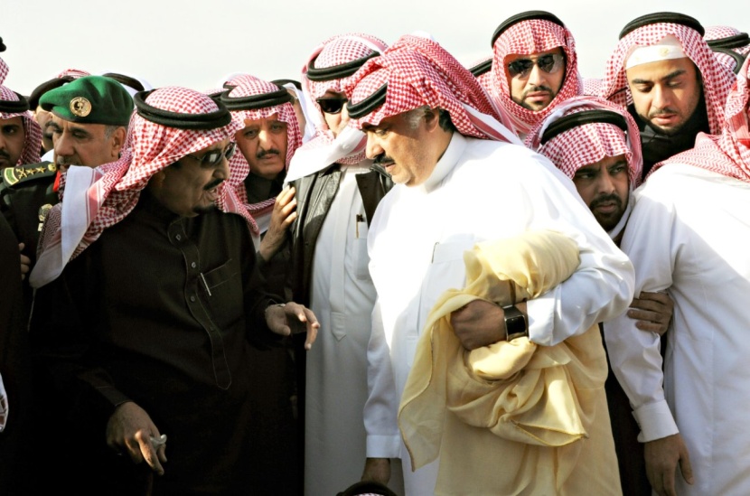 السعودية تواري خادم الحرمين الشريفين الملك عبدالله بن عبد العزيز الثرى في مقبرة العود