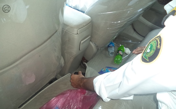 جمرك البطحاء يحبط تهريب مناظير ليلية وأجهزة صعق ولا سلكية