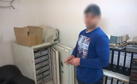 التجارة : متابعة مخالفي التستر تقود لكشف وافد استغل مريضا نفسيا لأكثر من 17 عاماً