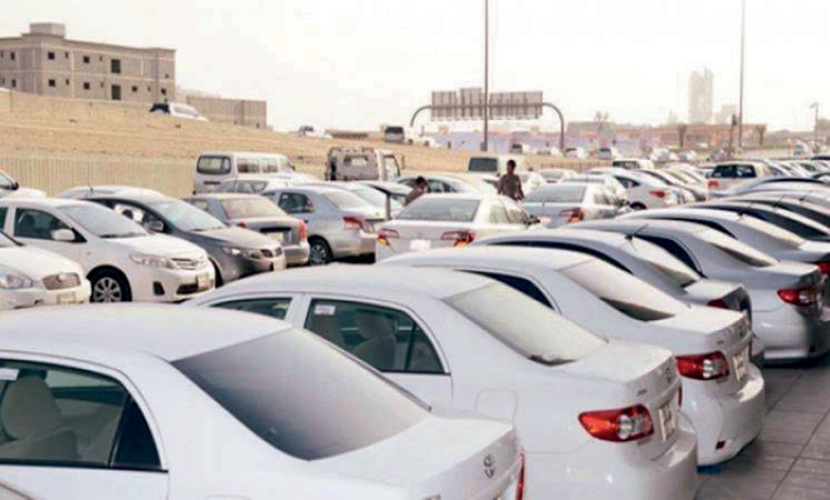 «النقل» تتوعد مكاتب تأجير السيارات المخالفة بإحالتها إلى الادعاء العام