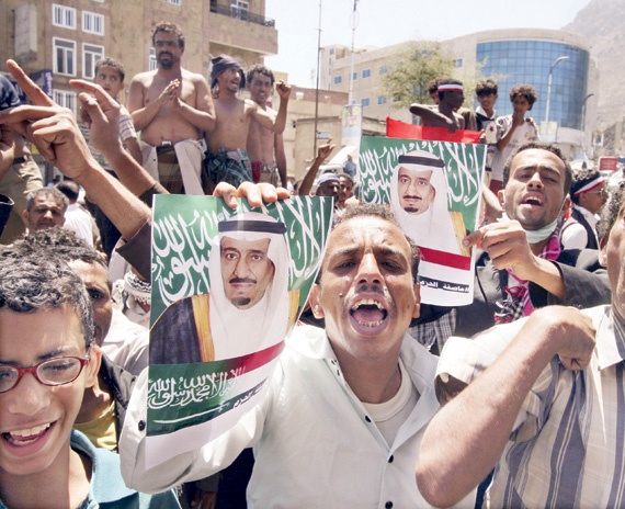 ميليشيات الحوثي «تتخبط» .. موالون ينشقون ويسلمون أنفسهم