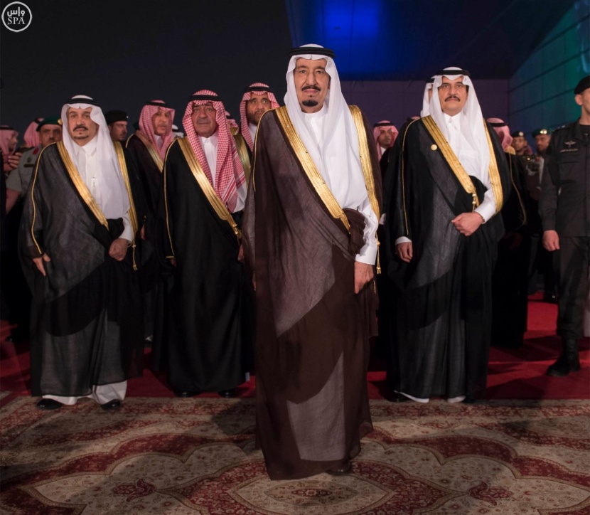 خادم الحرمين الشريفين: الملك فهد والدي الثاني الذي تربيت تحت ظله ورعايته