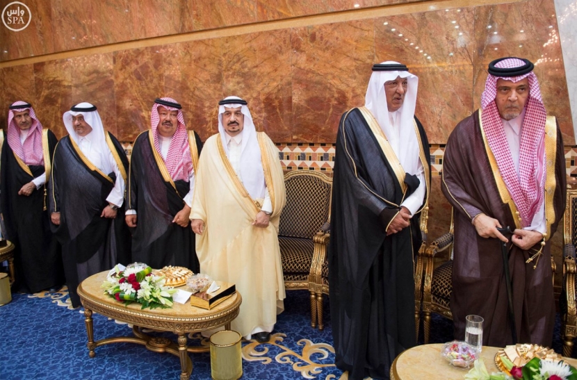 الملك يعقد جلسة مباحثات مع رئيس أذربيجان