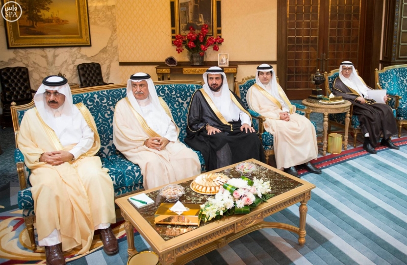 الملك يعقد جلسة مباحثات مع رئيس أذربيجان