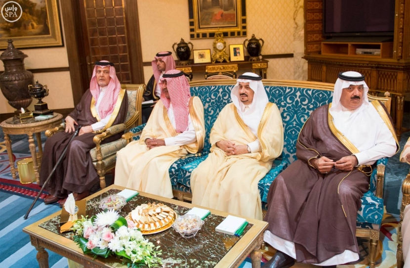 الملك يعقد جلسة مباحثات مع رئيس أذربيجان