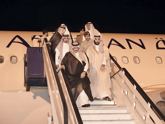 ولي ولي العهد ووزير الدفاع يطمئنان على مصابي القوات المسلحة في مستشفى عسير