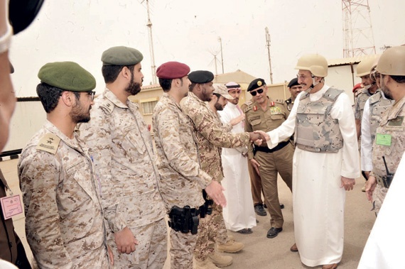 أمير جازان يتفقد القطاعات العسكرية في الحرث