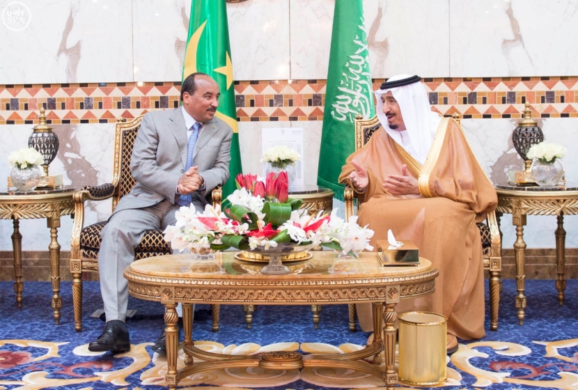 خادم الحرمين الشريفين يعقد جلسة مباحثات مع الرئيس الموريتاني