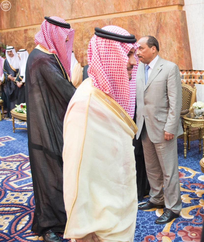 خادم الحرمين الشريفين يعقد جلسة مباحثات مع الرئيس الموريتاني