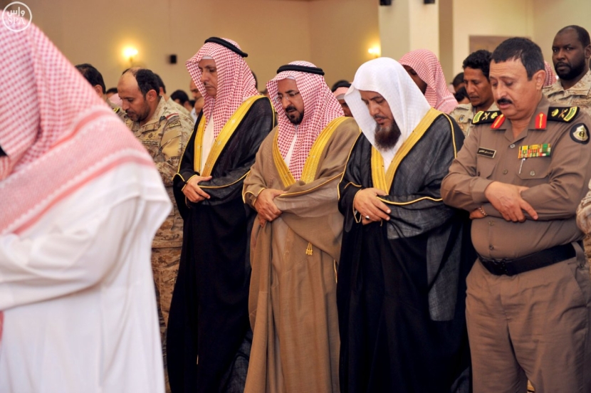أداء صلاة الميت على العريف سلطان العسيري