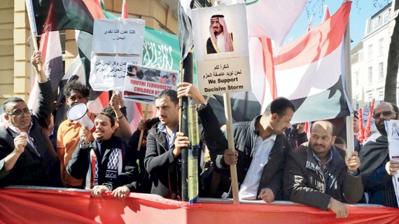 مسيرة يمنية في شوارع لندن لتأييد «العاصفة»