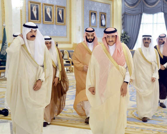 ولي ولي العهد يناقش مستجدات الأحداث اليمنية مع وزيري الدفاع والداخلية الكويتيين