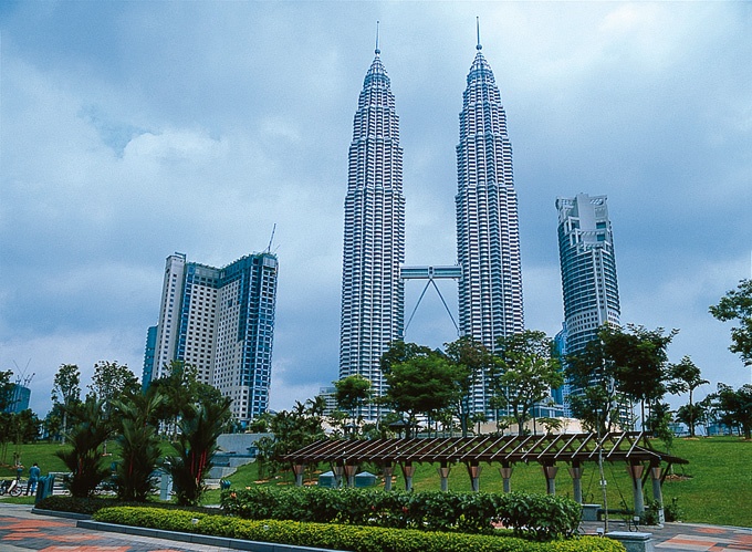 ماليزيا تحبط مخططا لتنفيذ هجمات في العاصمة وتعتقل 12 مشتبها بهم