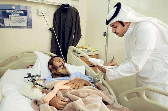 مصابون يمنيون يتعالجون في مستشفى نجران يثمنون وقفة ورعاية الملك سلمان لهم