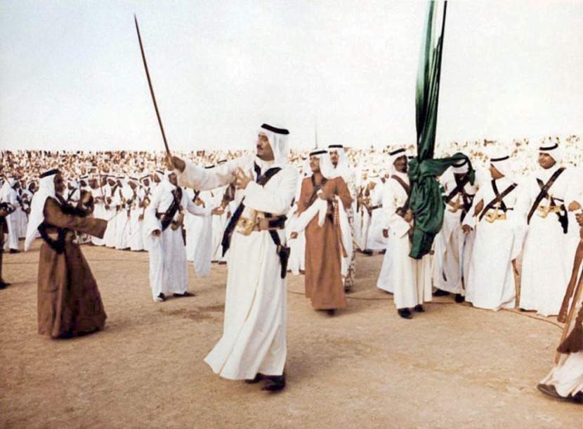 مثقفون : الملك سلمان لم يكن يهتم بالتطوير العمراني فحسب بل اهتم بتطوير الإنسان