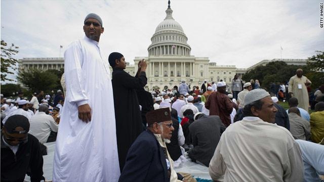 تضاعف أعداد المسلمين في أمريكا وانخفاض عدد المسيحين