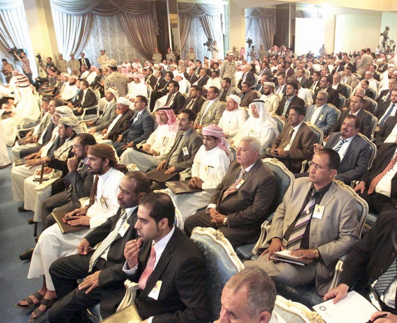 400 شخصية يمنية تؤكد دعم الشرعية وتصادق على «وثيقة الرياض»