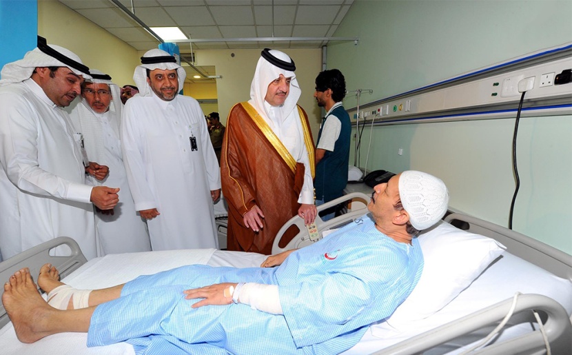 أمير الشرقية يتفقد مصابي تفجير القديح