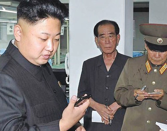 كوريا الشمالية تحظر استخدام الهواتف النقالة