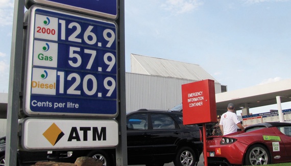 ارتفاع الأجور يشجع المستهلكين على إنفاق مكاسب النفط