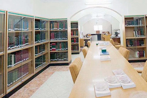 150 ألف كتاب و10 آلاف مخطوطة في مكتبة الحرم المكي