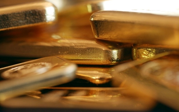 الذهب ينزل عن 1100 دولار قبل نتائج اجتماع المركزي الأمريكي
