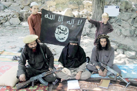 لماذا سارع الظواهري لمبايعة قيادة «طالبان» الجديدة؟