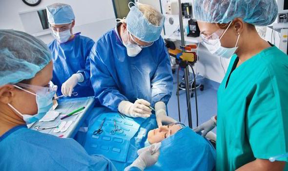 استطلاع: خمس المواطنين الألمان يتمنون الخضوع لجراحة تجميلية