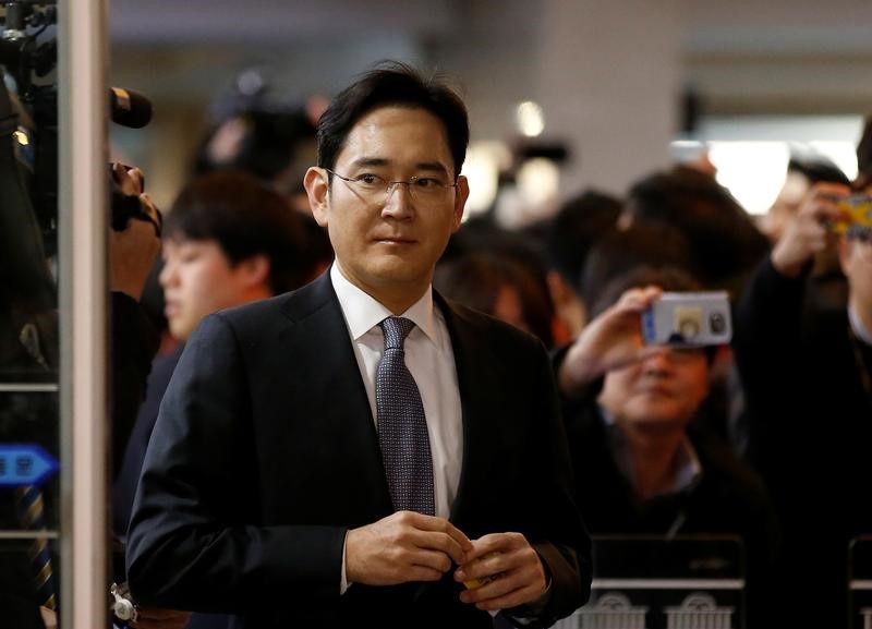 الإدعاء الكوري الجنوبي ينوي التحقيق مع شركات أخرى بعد سامسونج