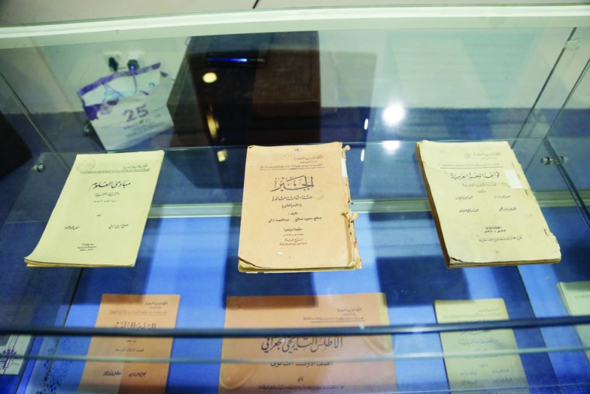 جهاز سينما عمره 50 عاما يستوقف زوار جناح التعليم في «الجنادرية»