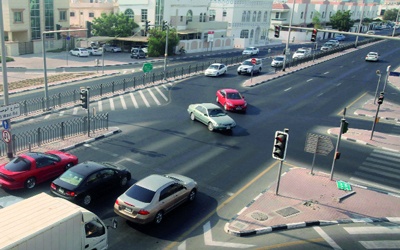 مرتكبو مخالفات المرور الخطيرة ينظفون شوارع دبي