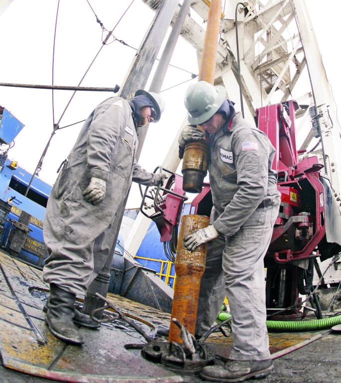 تزايد التزام «المستقلين» بخفض الإنتاج يعزز الثقة بالسوق النفطية